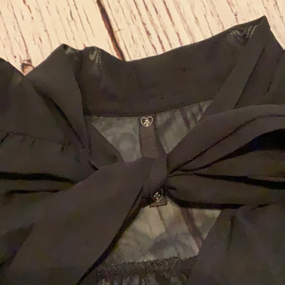 🛍Sheer blouse🛍 - Picture 3 of 4
